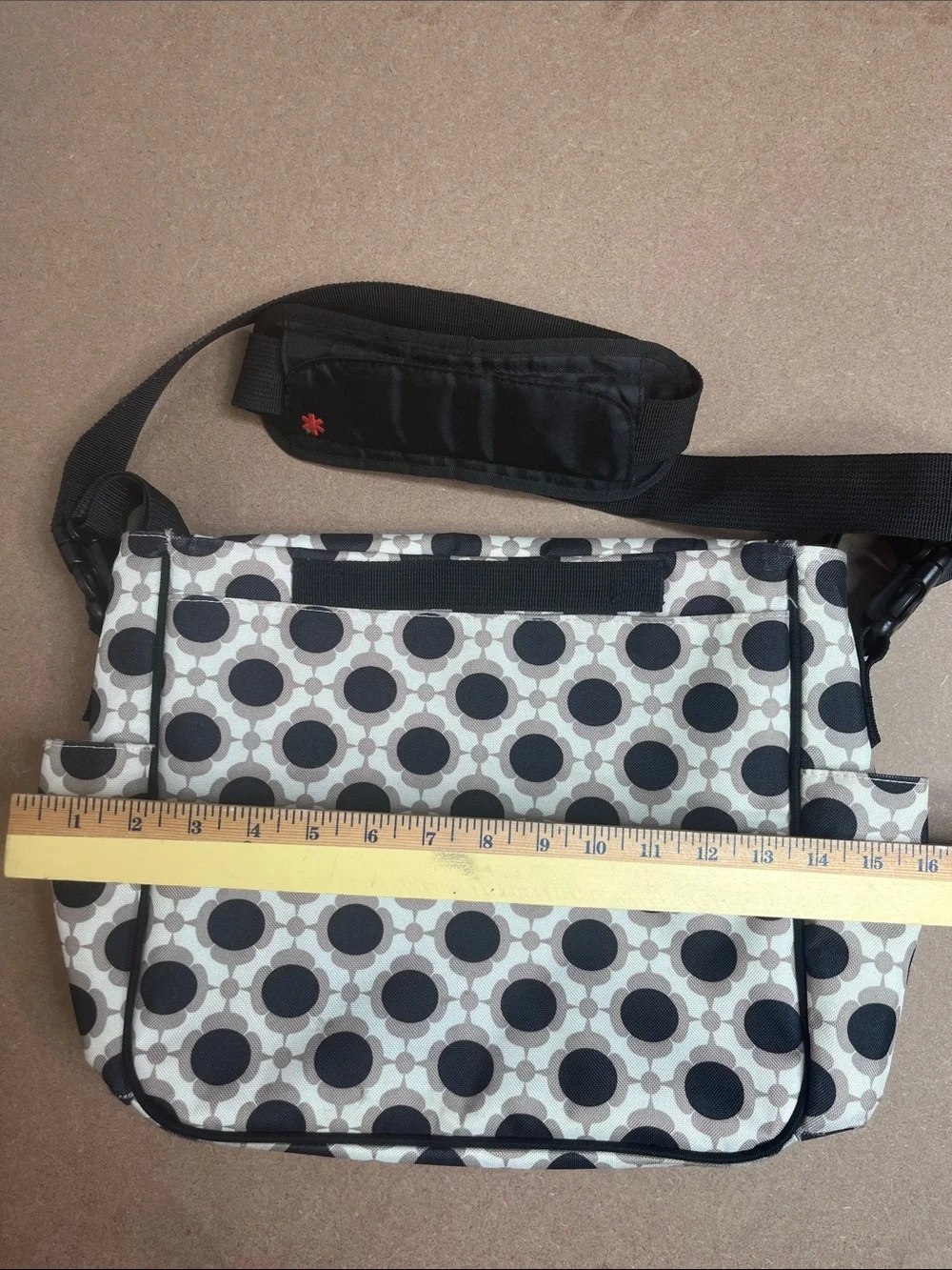 Skip Hop Dash Stroller Messenger Diaper Bag Black Cream